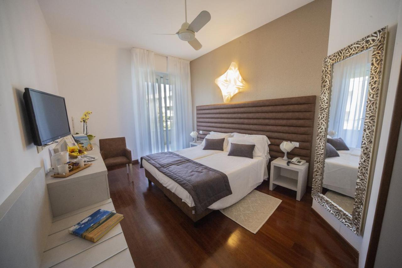 Hotel Alexander Gabicce Mare Luaran gambar