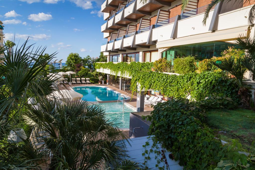 Hotel Alexander Gabicce Mare Luaran gambar