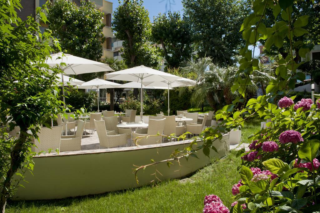 Hotel Alexander Gabicce Mare Luaran gambar